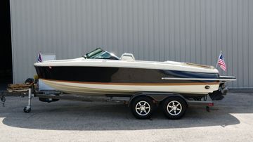 2015 Chris-Craft Carina