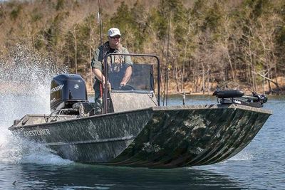 Crestliner 1660 Retriever FCC Boat