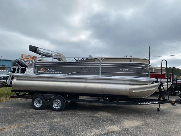 2021 Sun Tracker Party Barge 20 DLX, Texarkana Texas - boats.com