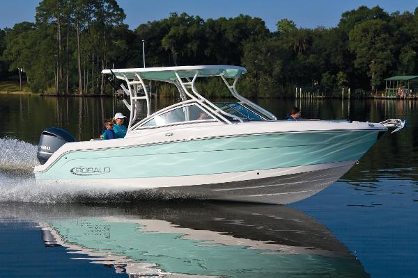 Robalo R247 Dual Console Manufacturer Provided Image