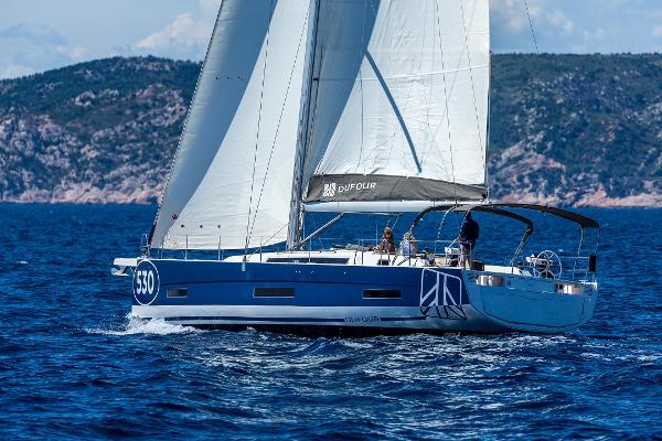 2025 Dufour 530