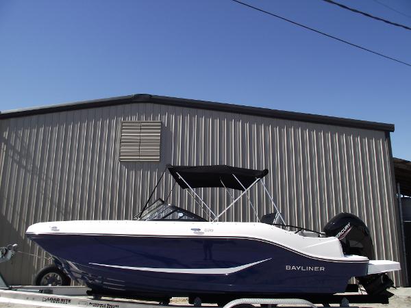 2025 Bayliner D20
