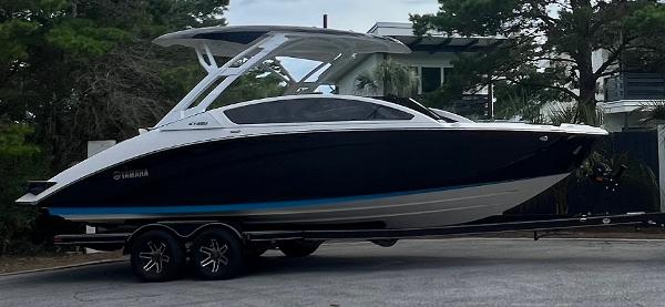 2021 Yamaha Boats 275 SD