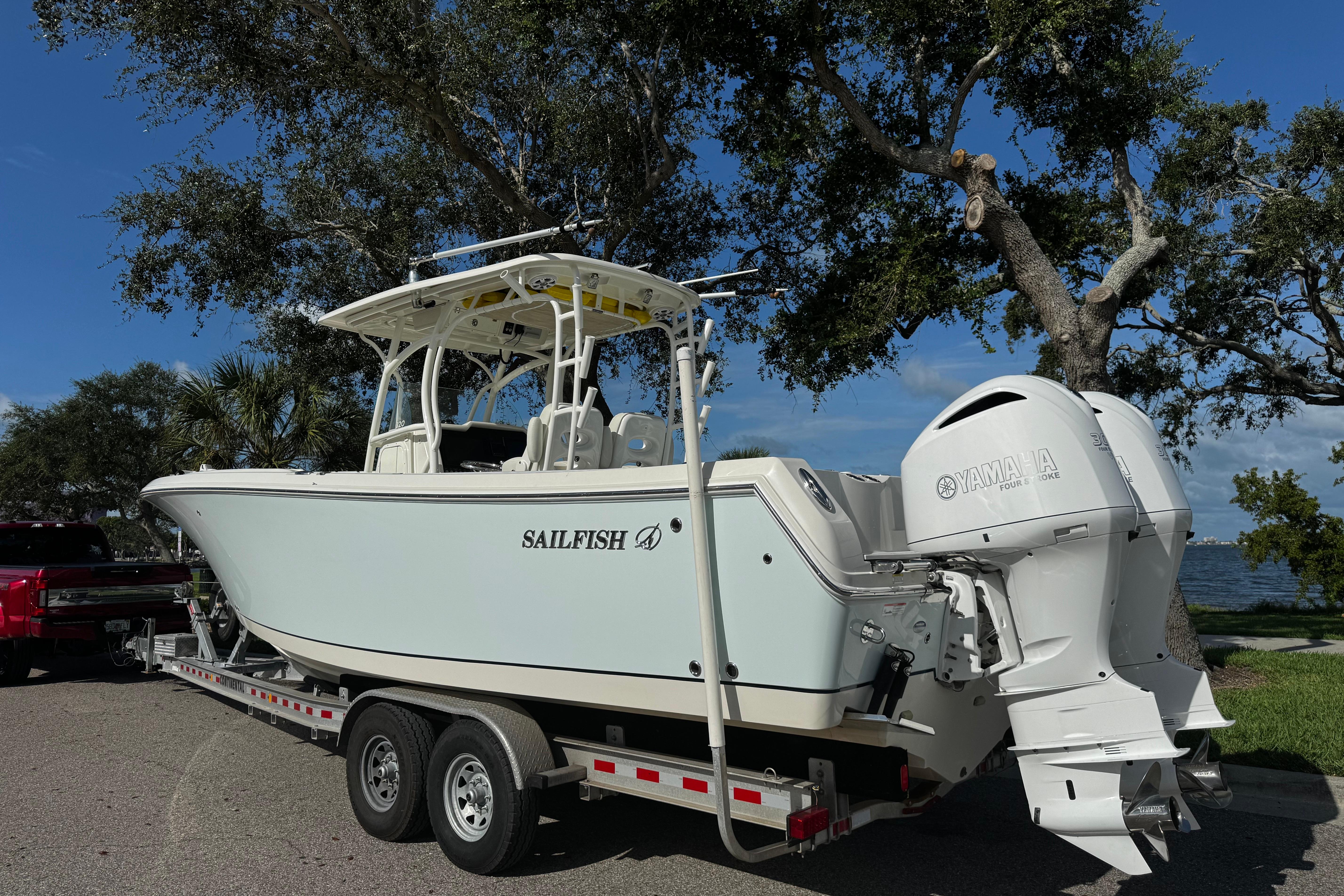 2015 Sailfish 320 CC