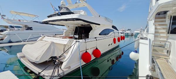 Ferretti Yachts 68
