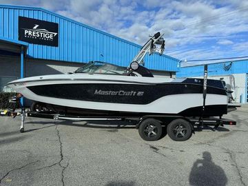 2022 MasterCraft XT23