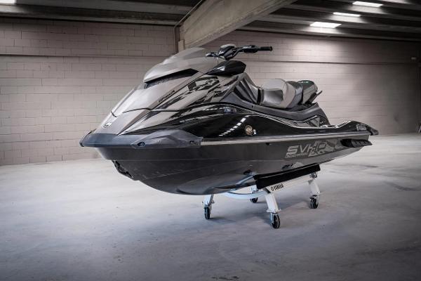 Yamaha WaveRunner GP 1800R SVHO