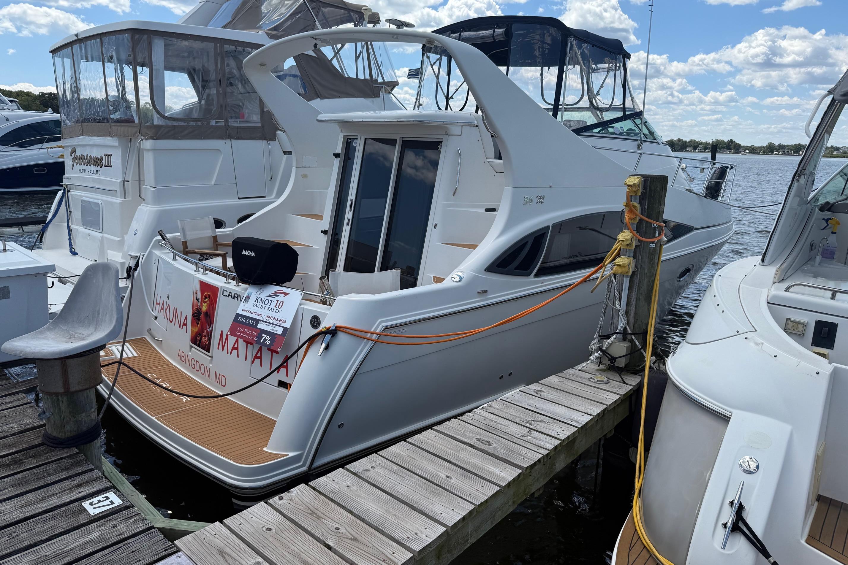 2005 Carver 360 Mariner