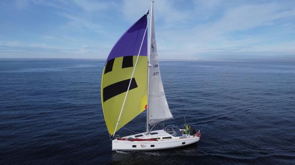 Hanse 418 Profile under sail
