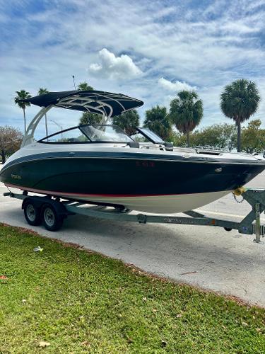 2020 Yamaha Boats 242 SE