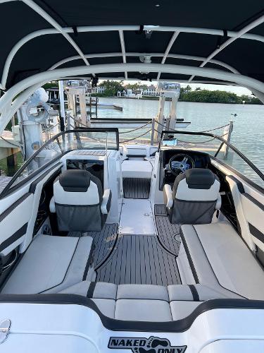2020 Yamaha Boats 242 SE