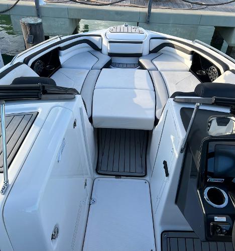 2020 Yamaha Boats 242 SE
