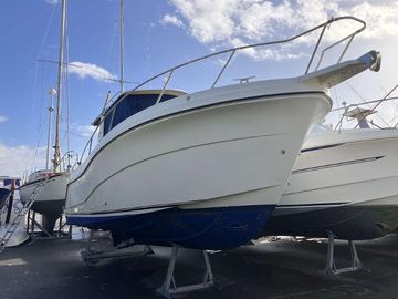 2011 Rodman 870