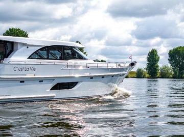 2027 Van den Hoven Executive 1700 Mk2