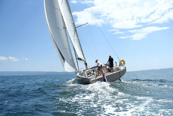 2022 Beneteau First 44