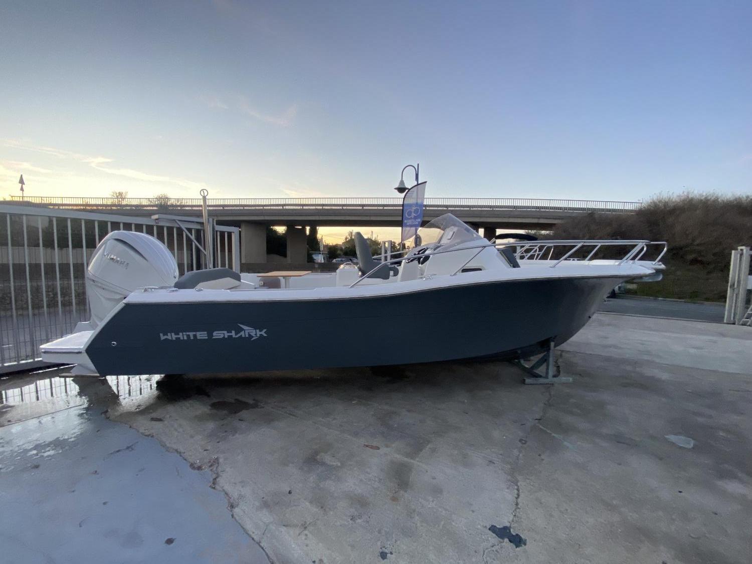 2024 White Shark 240 SC