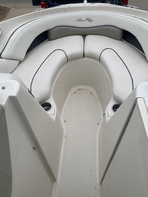 2006 Sea Ray 220 Select