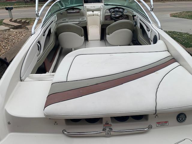 2006 Sea Ray 220 Select