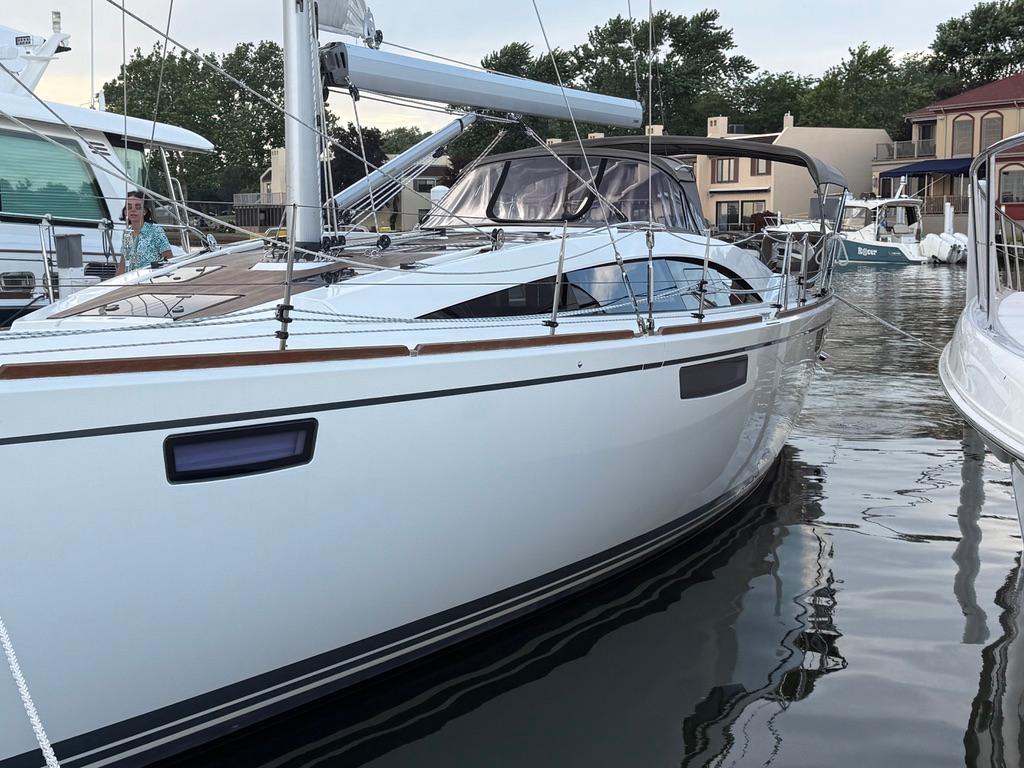 2016 Bavaria Vision 46