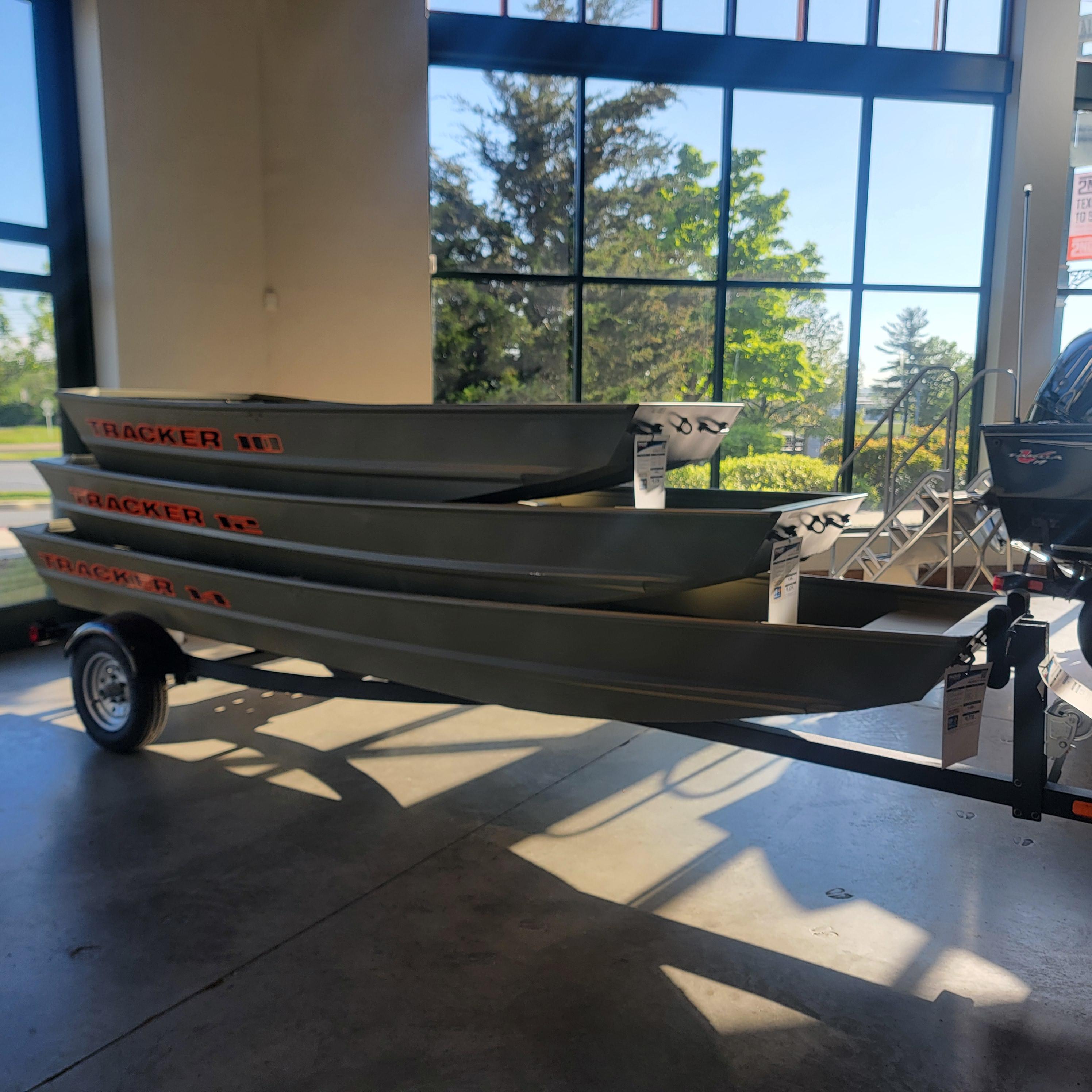 2025 Tracker Grizzly 10 Jon
