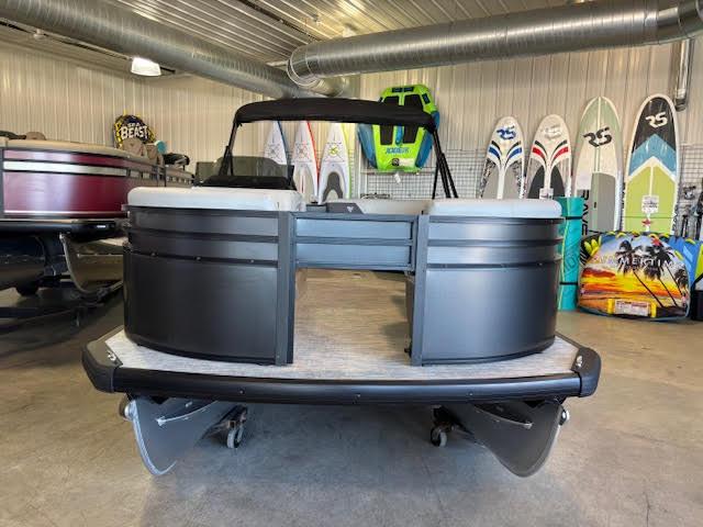 2025 Viaggio V20R Rear Fish