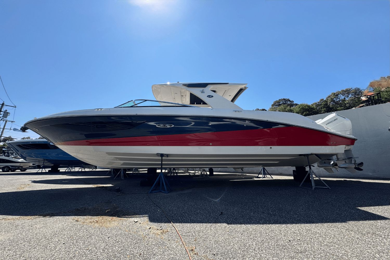 2025 Sea Ray SLX 350 Outboard