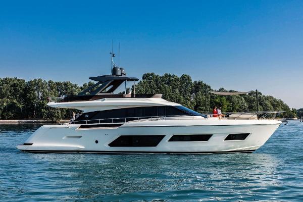 2023 Ferretti Yachts 670