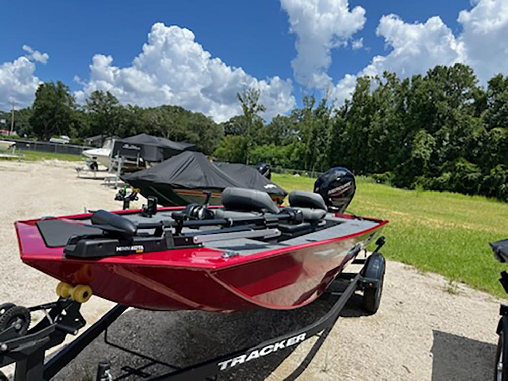 2025 Tracker Panfish 17