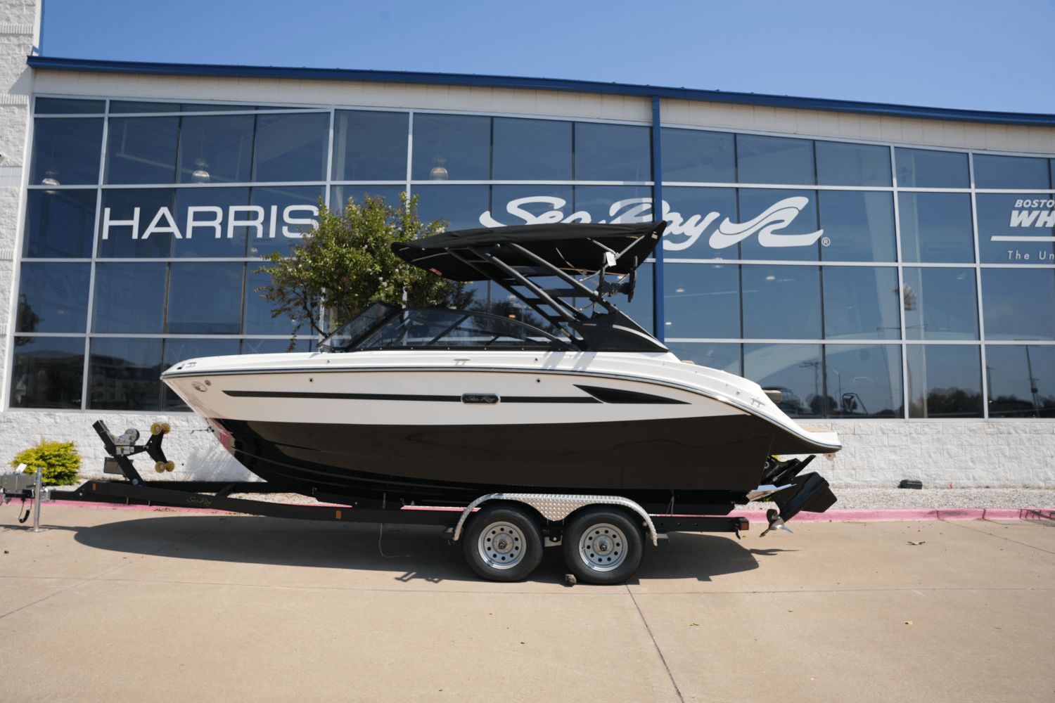 2026 Sea Ray SDX 230 Surf