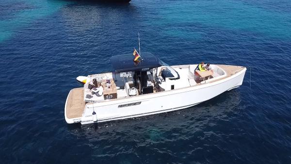 2020 Fjord 38 Open