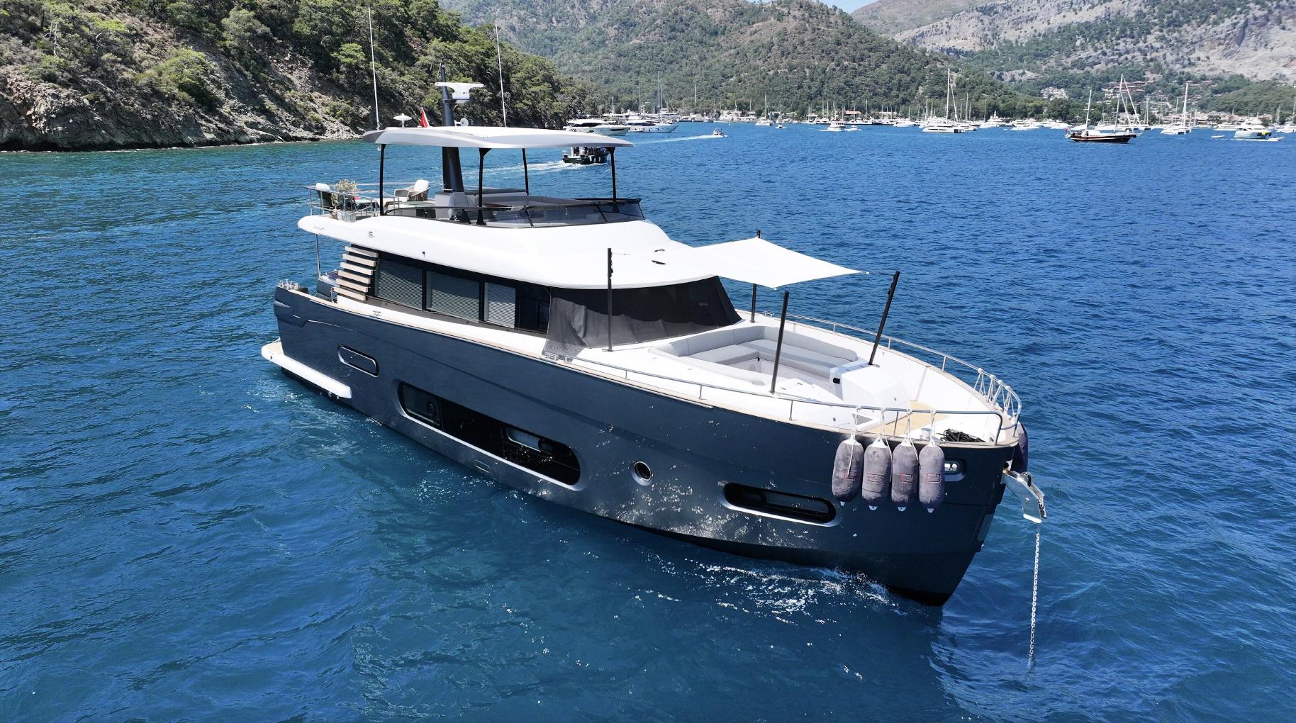 Azimut Magellano 66