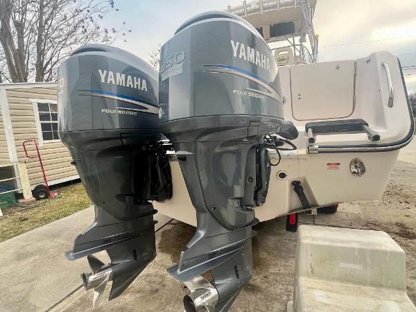 2006 Grady-White Marlin 300