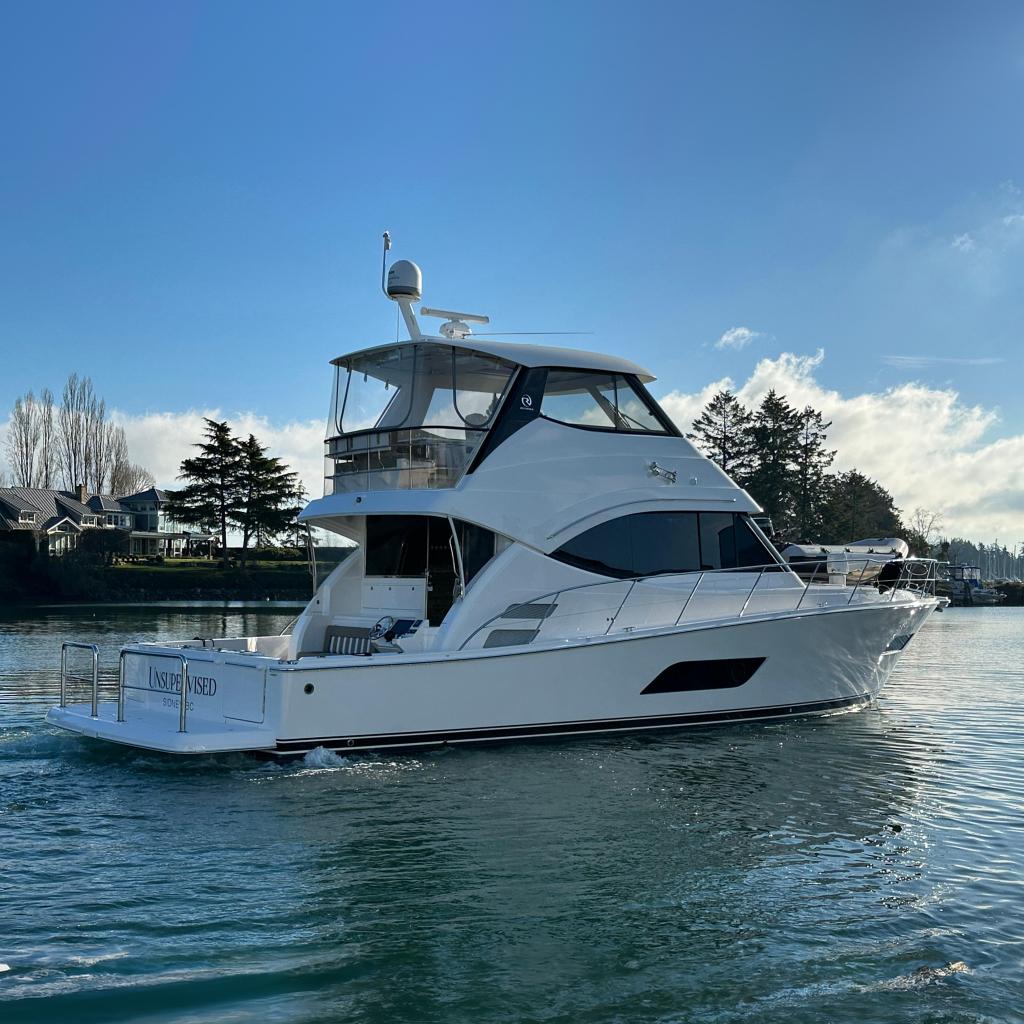 2016 Riviera 52 Enclosed Flybridge