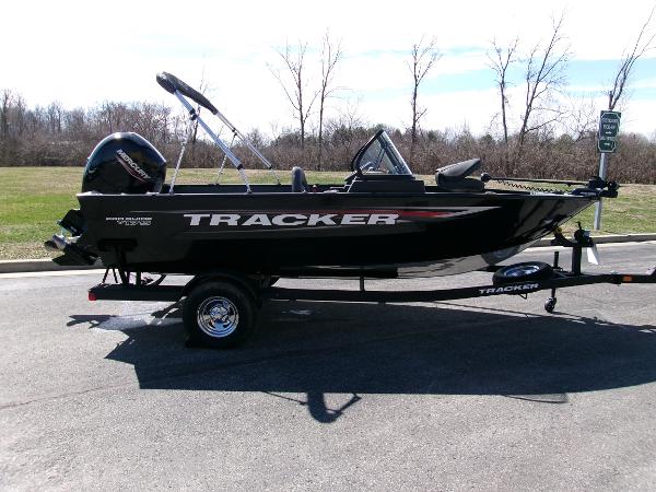 2025 Tracker Pro Guide V-175 Combo