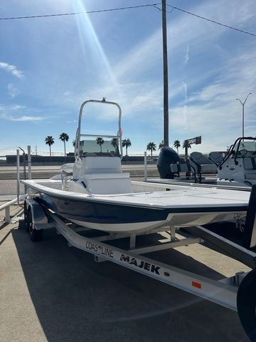 2025 Majek 226 Illusion