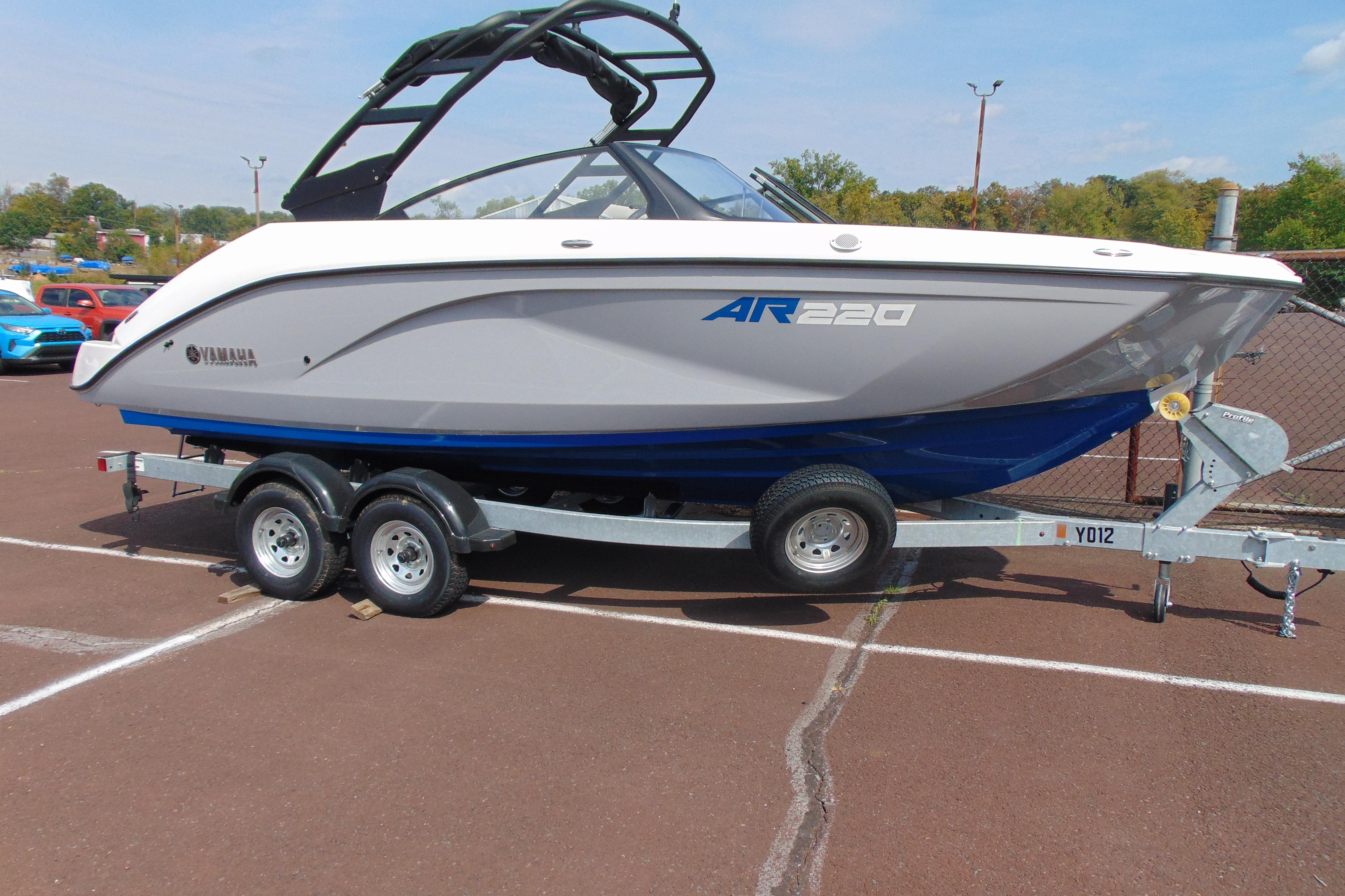 2026 Yamaha Boats AR220