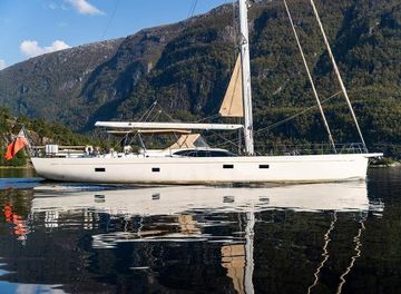 2014 Oyster 825