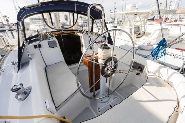 1993 Hunter 33.5