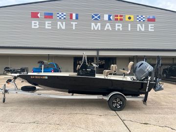 2018 Xpress H20B Bay