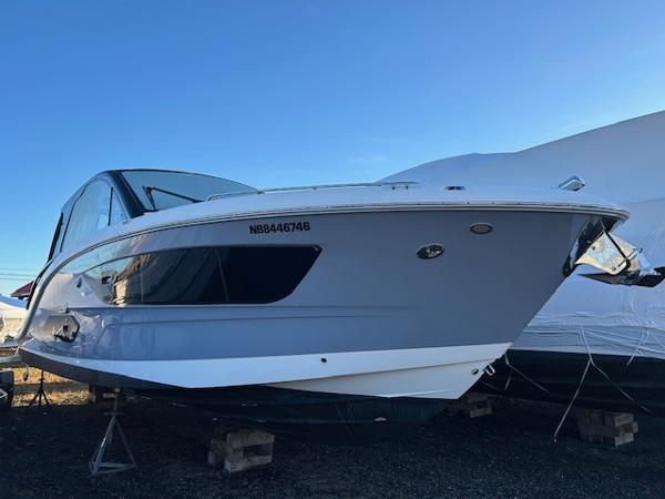 2023 Sea Ray Sundancer 370 Outboard