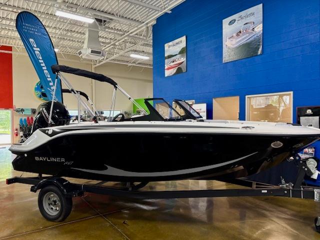 2025 Bayliner Element M17