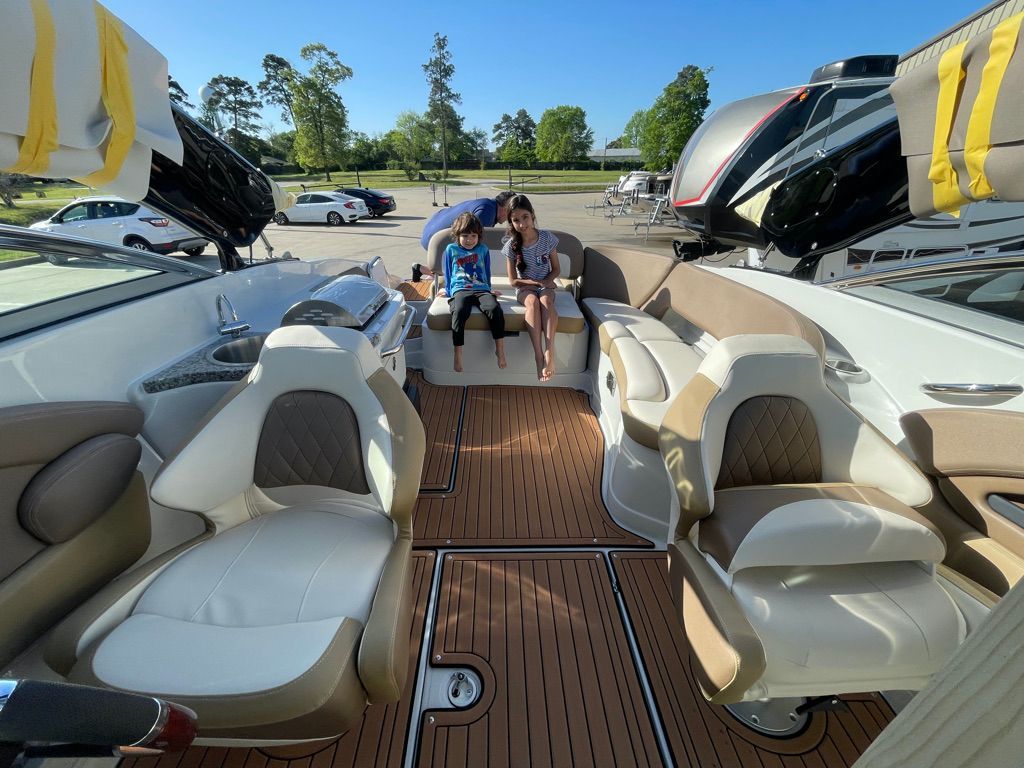 2022 Crownline 290 SS