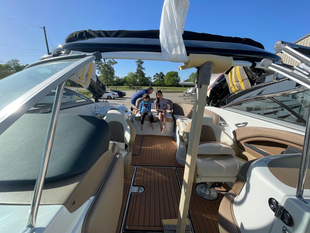 2022 Crownline 290 SS
