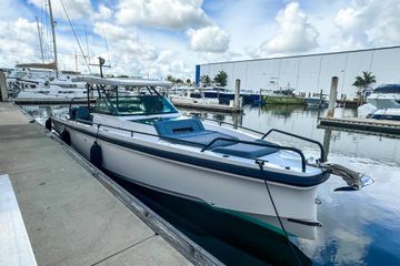 2022 Axopar 37 Sun-Top