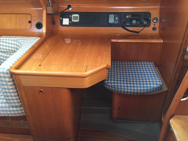 Grand Soleil 38 interior