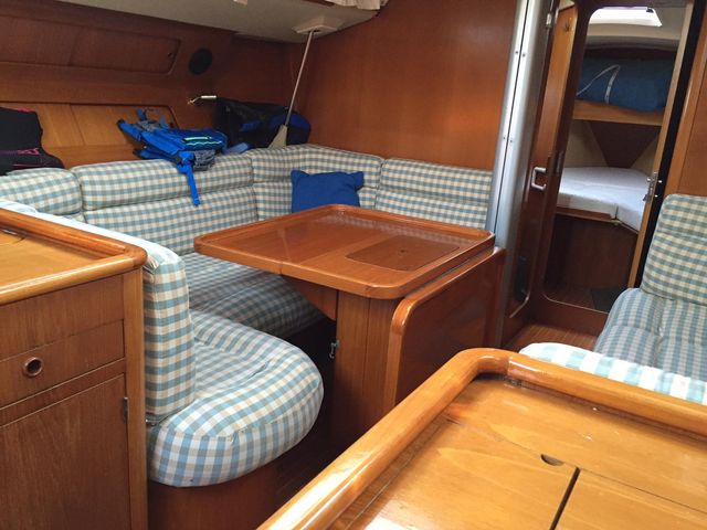 Grand Soleil 38 interior