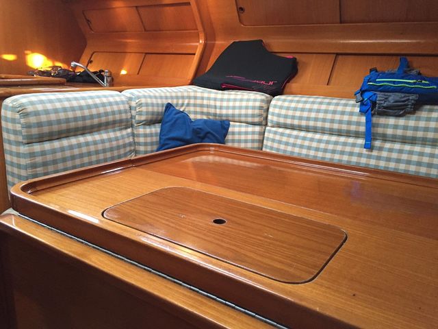 Grand Soleil 38 interior