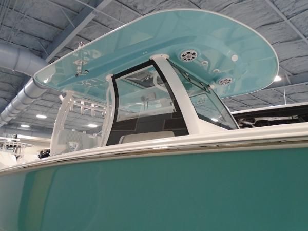 2024 Sportsman Open 302 Center Console