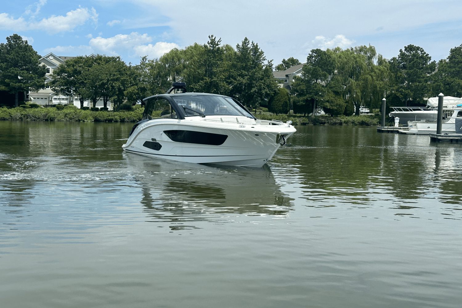 Sea Ray Sundancer 370 Outboard