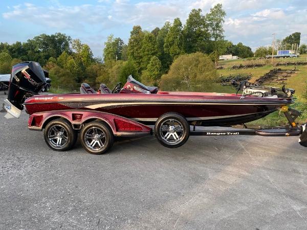 Ranger Z520C Ranger Cup Equipped 2020 Ranger Z520C Ranger Cup boat on trailer, parked outdoors.